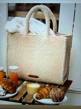 POOLSIDE Teddy Tote Like New with Tags